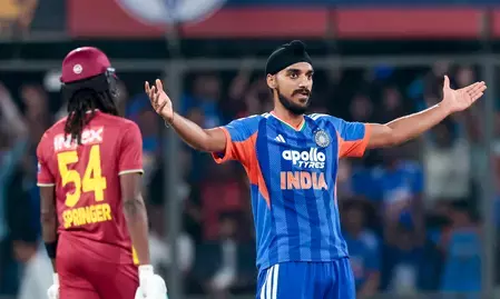 डेथ ओवर्स : रिवर्स स्विंग के साथ गेंदबाजी करने में हमेशा मजा आता है डेथ ओवर्स : रिवर्स स्विंग के साथ गेंदबाजी करने में हमेशा मजा आता है