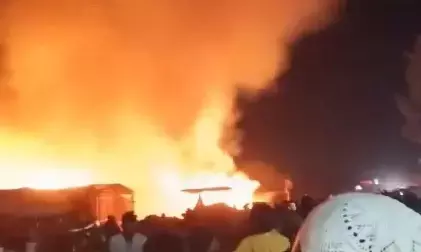 पाकिस्तान में इमरजेंसी लगने के बाद खैबर पख्तूनख्वा में हिंसा बढ़ी पाकिस्तान में इमरजेंसी लगने के बाद खैबर पख्तूनख्वा में हिंसा बढ़ी