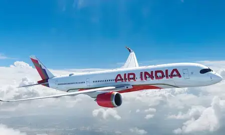 रियाद एयरपोर्ट पर हमलों का असर, एयर इंडिया ने 15 अक्टूबर तक उड़ानें रद्द कीं रियाद एयरपोर्ट पर हमलों का असर, एयर इंडिया ने 15 अक्टूबर तक उड़ानें रद्द कीं