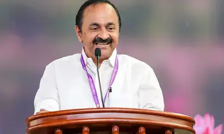 केरल: सतीशन सरकार ने पहले 120 दिनों में शासन प्रणाली को नया रूप देने का लक्ष्य रखा केरल: सतीशन सरकार ने पहले 120 दिनों में शासन प्रणाली को नया रूप देने का लक्ष्य रखा
