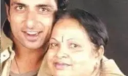मां को याद कर भावुक हुए सोनू सूद मां को याद कर भावुक हुए सोनू सूद