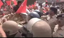 पटना में आईसा (AISA) के लोक भवन मार्च के दौरान जबरदस्त हंगामा, छात्रों ने बैरिकेड तोड़ा पटना में आईसा (AISA) के लोक भवन मार्च के दौरान जबरदस्त हंगामा, छात्रों ने बैरिकेड तोड़ा
