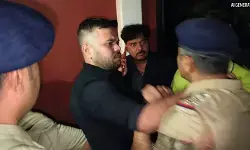 बेंगलुरु : आंध्र प्रदेश के आईएएस अधिकारी और उनके तीन दोस्तों ने इंस्पेक्टर को थप्पड़ मारा, एफआईआर दर्ज बेंगलुरु : आंध्र प्रदेश के आईएएस अधिकारी और उनके तीन दोस्तों ने इंस्पेक्टर को थप्पड़ मारा, एफआईआर दर्ज