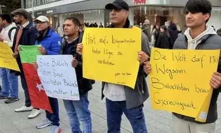 बलूचिस्तान : जबरन गायब करने और हत्याओं के खिलाफ जर्मनी में प्रदर्शन बलूचिस्तान : जबरन गायब करने और हत्याओं के खिलाफ जर्मनी में प्रदर्शन