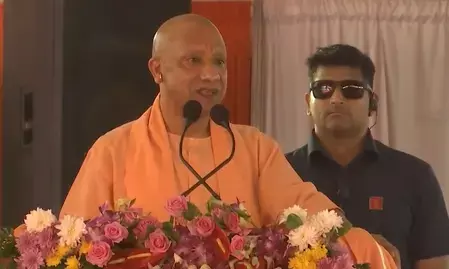 उत्तर प्रदेश में दंगा करने वालों को बाप-दादाओं की कमाई से भी धोना पड़ेगा हाथ : सीएम योगी