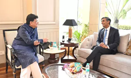 ऋषि सुनक ने पीयूष गोयल से की मुलाकात, भारत-ब्रिटेन व्यापार और टेक साझेदारी पर हुई चर्चा ऋषि सुनक ने पीयूष गोयल से की मुलाकात, भारत-ब्रिटेन व्यापार और टेक साझेदारी पर हुई चर्चा