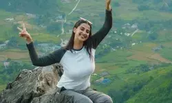 वियतनाम में बाइक ट्रिप करती नजर आईं एक्ट्रेस मीनाक्षी चौधरी