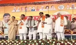यूपी चुनाव से पहले सपा को झटका, तीन बागी विधायक BJP में शामिल; 2027 के टिकट पर नजरें