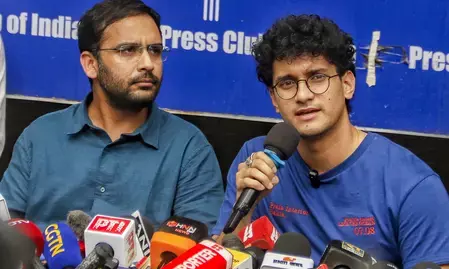 दिल्ली पुलिस का स्पष्टीकरण: कानून तोड़ने और उकसाने के आरोप में गिरफ्तार किए गए सौरभ दास और आशुतोष |