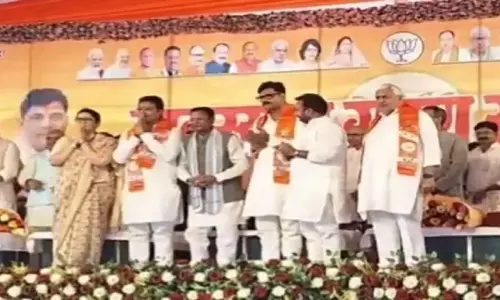 यूपी चुनाव से पहले सपा को झटका, तीन बागी विधायक BJP में शामिल; 2027 के टिकट पर नजरें यूपी चुनाव से पहले सपा को झटका, तीन बागी विधायक BJP में शामिल; 2027 के टिकट पर नजरें
