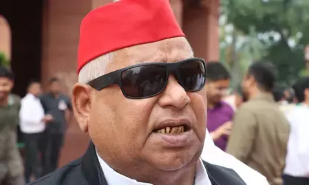 सरकार और अधिकारी आजम खान को कर रहे टारगेट, सपा उनके साथ मजबूती से खड़ी है: अवधेश प्रसाद सरकार और अधिकारी आजम खान को कर रहे टारगेट, सपा उनके साथ मजबूती से खड़ी है: अवधेश प्रसाद