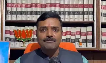 राकेश त्रिपाठी का सपा प्रमुख पर हमला, बोले-अखिलेश यादव का पीडीए सिर्फ परिवार तक सीमित
