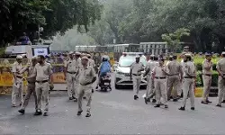 लहरा दो तिरंगा मार्च से पहले दिल्ली हाई अलर्ट पर, कनॉट प्लेस बना छावनी लहरा दो तिरंगा मार्च से पहले दिल्ली हाई अलर्ट पर, कनॉट प्लेस बना छावनी