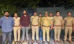 पुलिस मुठभेड़ में स्नैचर को लगी गोली, साथी भी गिरफ्तार पुलिस मुठभेड़ में स्नैचर को लगी गोली, साथी भी गिरफ्तार