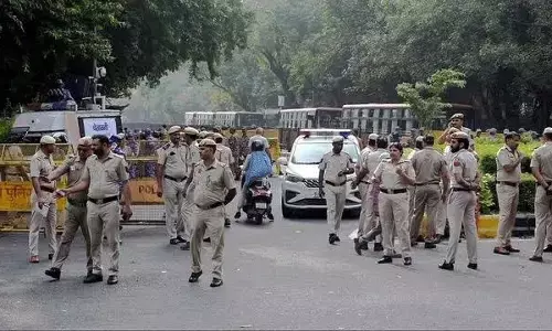 लहरा दो तिरंगा मार्च से पहले दिल्ली हाई अलर्ट पर, कनॉट प्लेस बना छावनी लहरा दो तिरंगा मार्च से पहले दिल्ली हाई अलर्ट पर, कनॉट प्लेस बना छावनी
