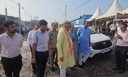 लखनऊ में बाढ़ प्रभावित इलाकों का मंत्री सुरेश खन्ना और मेयर ने किया निरीक्षण, राहत कार्य तेज करने के निर्देश