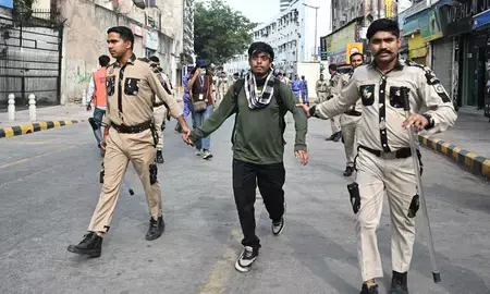 दीपावली के पीक सीजन में विरोध-प्रदर्शनों से कारोबार प्रभावित, व्यापारी बोले-कनॉट प्लेस प्रदर्शन मुक्त हो दीपावली के पीक सीजन में विरोध-प्रदर्शनों से कारोबार प्रभावित, व्यापारी बोले-कनॉट प्लेस प्रदर्शन मुक्त हो