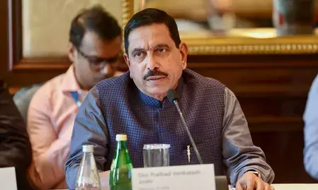 कांग्रेस के खिलाफ जनता का गुस्सा एमएलसी चुनावों में एनडीए की जीत सुनिश्चित करेगा: प्रह्लाद जोशी कांग्रेस के खिलाफ जनता का गुस्सा एमएलसी चुनावों में एनडीए की जीत सुनिश्चित करेगा: प्रह्लाद जोशी