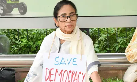 आपकी दीदी आपके साथ खड़ी है: दिपके की हिरासत पर ममता बनर्जी का दिल्ली पुलिस पर हमला आपकी दीदी आपके साथ खड़ी है: दिपके की हिरासत पर ममता बनर्जी का दिल्ली पुलिस पर हमला