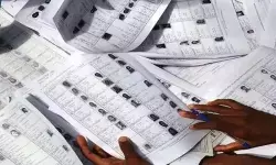 बरेली में डीएम ने मतदान केंद्रों का किया निरीक्षण, एमएलसी चुनाव तैयारियों की भी समीक्षा