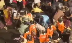 बारिश बनी मौत की वजह, कोलकाता दुर्गा पूजा पंडाल में 17 लोगों की जान गई बारिश बनी मौत की वजह, कोलकाता दुर्गा पूजा पंडाल में 17 लोगों की जान गई