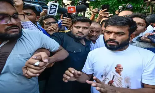 सीजेपी संस्थापक अभिजीत दीपके को बड़ी राहत, कोर्ट से मिली सशर्त जमानत; शांति भंग के आरोप में हुए थे गिरफ्तार
