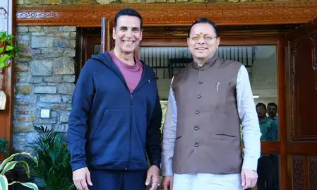 अक्षय कुमार : उत्तराखंड के सीएम पुष्कर सिंह धामी से मुलाकात अक्षय कुमार : उत्तराखंड के सीएम पुष्कर सिंह धामी से मुलाकात