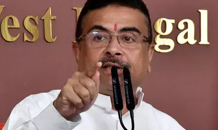 चोरबागान हादसे के बाद एक्शन में बंगाल सरकार, तीन दुर्गा पूजा समितियों को नोटिस चोरबागान हादसे के बाद एक्शन में बंगाल सरकार, तीन दुर्गा पूजा समितियों को नोटिस