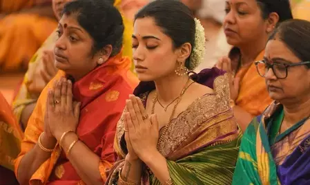 अभिनेत्री रश्मिका मंदाना ने विजय देवरकोंडा के स्कूल का किया दौरा अभिनेत्री रश्मिका मंदाना ने विजय देवरकोंडा के स्कूल का किया दौरा