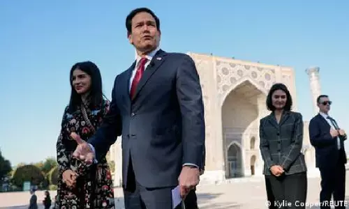 फ्रांस में हिंसा के बीच माक्रों ने गृह मंत्री का इस्तीफा ठुकराया फ्रांस में हिंसा के बीच माक्रों ने गृह मंत्री का इस्तीफा ठुकराया