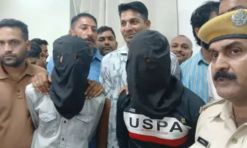 टाइगर श्रॉफ की कार पर फायरिंग के आरोपी गिरफ्तार! राजस्थान से दबोचे गए तीन बदमाश टाइगर श्रॉफ की कार पर फायरिंग के आरोपी गिरफ्तार! राजस्थान से दबोचे गए तीन बदमाश