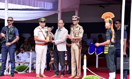 मणिपुर में ड्रग्स के खिलाफ कार्रवाई, एक साल में 3,000 एकड़ अवैध अफीम की खेती नष्ट, 467 तस्कर गिरफ्तार मणिपुर में ड्रग्स के खिलाफ कार्रवाई, एक साल में 3,000 एकड़ अवैध अफीम की खेती नष्ट, 467 तस्कर गिरफ्तार