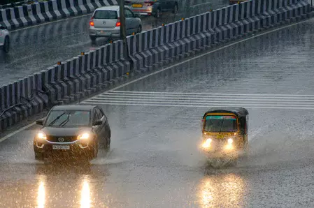 सात जिलों में तेज हवाओं के साथ बहुत भारी बारिश होने की संभावना: तमिलनाडु सात जिलों में तेज हवाओं के साथ बहुत भारी बारिश होने की संभावना: तमिलनाडु