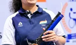 सृष्टि अरोड़ा ने 10 मीटर एयर पिस्टल स्पर्धा में जीता ब्रॉन्ज मेडल सृष्टि अरोड़ा ने 10 मीटर एयर पिस्टल स्पर्धा में जीता ब्रॉन्ज मेडल