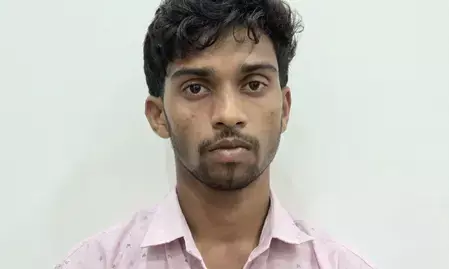 गुजरात: वलसाड में बिजली के तार चोरी करने वाला आरोपी गिरफ्तार, 2.2 किमी कंडक्टर तार बरामदगी की जांच जारी गुजरात: वलसाड में बिजली के तार चोरी करने वाला आरोपी गिरफ्तार, 2.2 किमी कंडक्टर तार बरामदगी की जांच जारी
