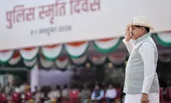 शहीद पुलिसकर्मियों की पत्नी और माता-पिता को मिलेंगे 50-50 लाख रुपये: मुख्यमंत्री मोहन यादव की बड़ी घोषणा शहीद पुलिसकर्मियों की पत्नी और माता-पिता को मिलेंगे 50-50 लाख रुपये: मुख्यमंत्री मोहन यादव की बड़ी घोषणा