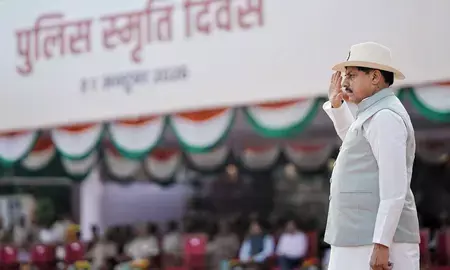 शहीद पुलिसकर्मियों की पत्नी और माता-पिता को मिलेंगे 50-50 लाख रुपये: मुख्यमंत्री मोहन यादव की बड़ी घोषणा शहीद पुलिसकर्मियों की पत्नी और माता-पिता को मिलेंगे 50-50 लाख रुपये: मुख्यमंत्री मोहन यादव की बड़ी घोषणा