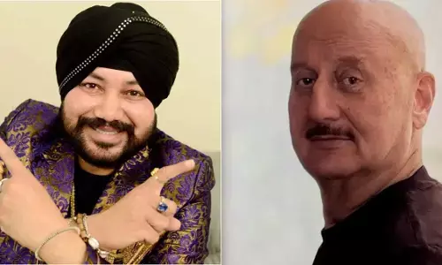 दलेर मेहंदी विवाद पर मचा बवाल: अनुपम खेर ने उठाए सवाल, मीका बोले- भाई को शराब पीते देखा तो छोड़ दूंगा गायिकी दलेर मेहंदी विवाद पर मचा बवाल: अनुपम खेर ने उठाए सवाल, मीका बोले- भाई को शराब पीते देखा तो छोड़ दूंगा गायिकी
