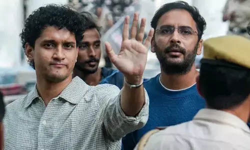 ‘आप जेन जी नहीं हो’, दिल्ली हाईकोर्ट ने सीजेपी नेताओं को लगाई फटकार, विदेशों में हिंसा का भी किया जिक्र ‘आप जेन जी नहीं हो’, दिल्ली हाईकोर्ट ने सीजेपी नेताओं को लगाई फटकार, विदेशों में हिंसा का भी किया जिक्र
