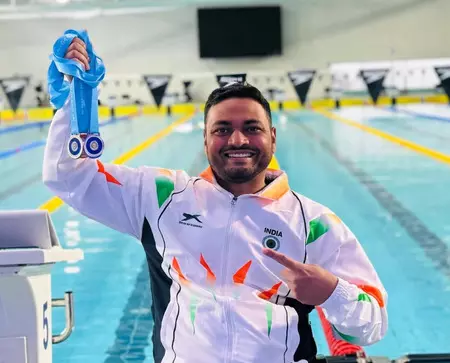 महिला कर्मचारी से छेड़छाड़ के आरोप में भारतीय तैराक को वापस भेजा गया महिला कर्मचारी से छेड़छाड़ के आरोप में भारतीय तैराक को वापस भेजा गया