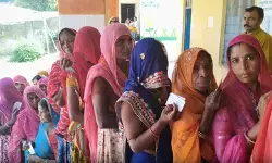 राजस्थान पंचायत चुनाव: जोधपुर, पाली और कोटा के कई गांवों में मतदान का बहिष्कार, ईवीएम की खराबी भी बनी चुनौती