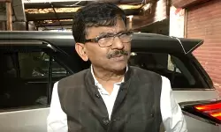 रेहान वाड्रा की प्रदर्शनी से तस्वीरें हटाने पर भड़के संजय राउत, बोले- सरकार डरी हुई है रेहान वाड्रा की प्रदर्शनी से तस्वीरें हटाने पर भड़के संजय राउत, बोले- सरकार डरी हुई है