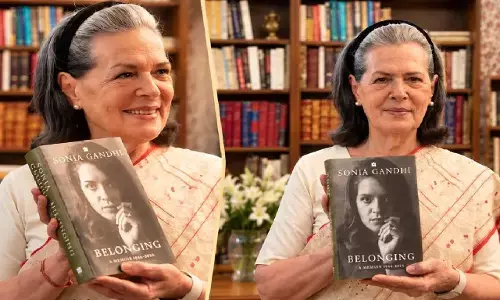 इंस्टाग्राम पर आईं सोनिया गांधी, पहली पोस्ट में दिखाई अपनी किताब की झलक; 10 नवंबर को होगी रिलीज