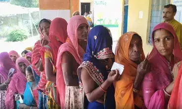 राजस्थान पंचायत चुनाव: जोधपुर, पाली और कोटा के कई गांवों में मतदान का बहिष्कार, ईवीएम की खराबी भी बनी चुनौती