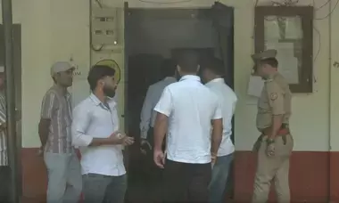उत्तर प्रदेश में एमएलसी चुनाव के लिए वोटिंग जारी, भाजपा प्रदेश उपाध्यक्ष नीरज सिंह और सपा प्रत्याशी कांति सिंह ने डाला वोट