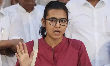 नेहा बोरा को हाईकोर्ट से बड़ा झटका, शांति भंग नोटिस चुनौती खारिज नेहा बोरा को हाईकोर्ट से बड़ा झटका, शांति भंग नोटिस चुनौती खारिज