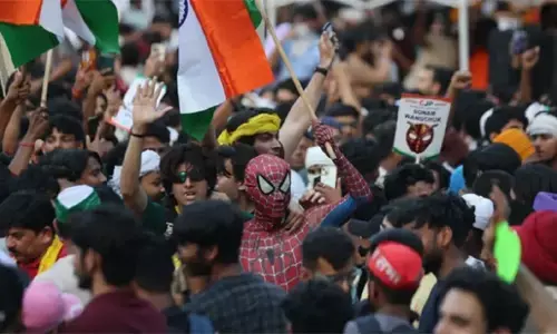 जेन जी विरोध को रचनात्मक आधार भी दें जेन जी विरोध को रचनात्मक आधार भी दें