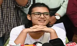 ‘पीस बॉन्ड पर साइन नहीं करूंगी’, हाई कोर्ट से राहत नहीं मिलने के बाद भी नेहा बोरा का इनकार, बताई वजह ‘पीस बॉन्ड पर साइन नहीं करूंगी’, हाई कोर्ट से राहत नहीं मिलने के बाद भी नेहा बोरा का इनकार, बताई वजह