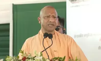 तकनीक को जनहित, न्याय और युवाओं के भविष्य से जोड़ना वक्त की मांग: विधि और डिजिटल क्रांति पर सीएम योगी आदित्यनाथ का जोर तकनीक को जनहित, न्याय और युवाओं के भविष्य से जोड़ना वक्त की मांग: विधि और डिजिटल क्रांति पर सीएम योगी आदित्यनाथ का जोर