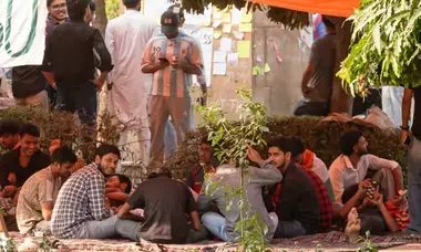 जामिया में छात्र आंदोलन तेज, गेट बंद करने के फैसले पर फूटा गुस्सा जामिया में छात्र आंदोलन तेज, गेट बंद करने के फैसले पर फूटा गुस्सा